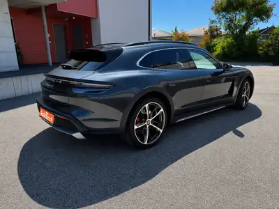 Porsche Taycan 4S Cross Turismo — Miniatura 9