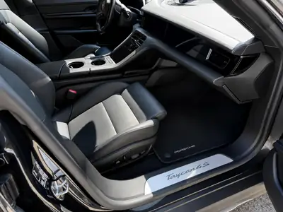 Porsche Taycan 4S Cross Turismo — Miniatura 14