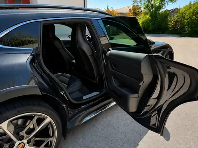 Porsche Taycan 4S Cross Turismo — Miniatura 18