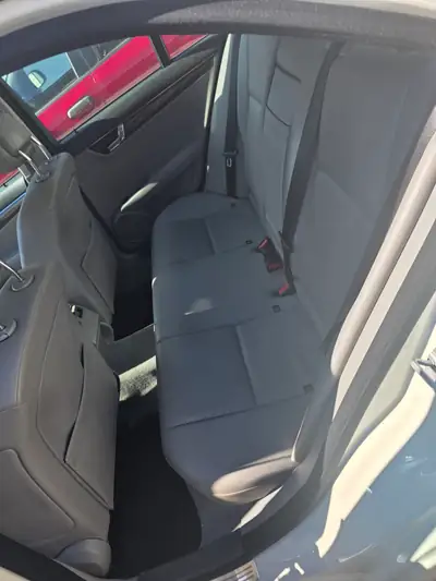 Mercedes-Benz C 320 — intérieur