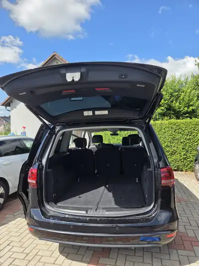 Volkswagen Sharan — exterior view