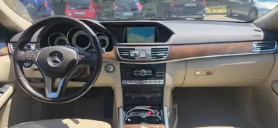 Mercedes-Benz E 400 4MATIC Berline (W212)  — interior