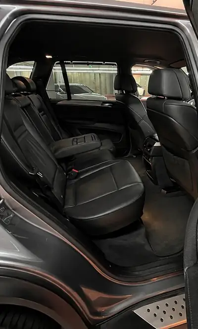 BMW X5 xDrive40d 7platzer — interni