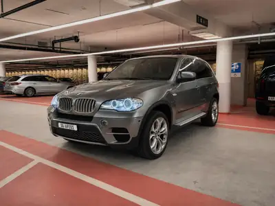 BMW X5 xDrive40d 7platzer — Miniatura 9