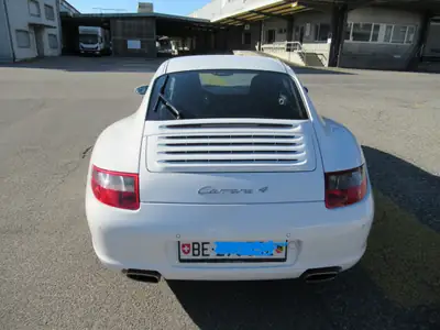 Porsche 911 Carrera 4 — Miniature 9