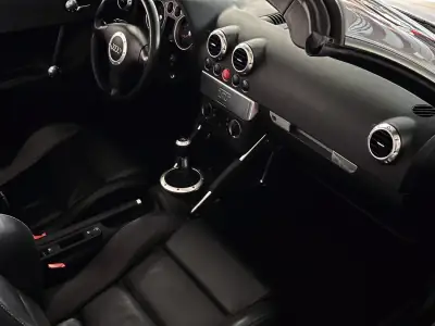 Audi TT 1.8T Roadster — detail