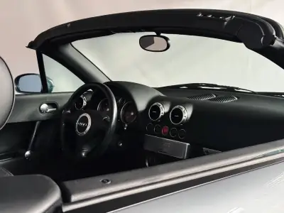 Audi TT 1.8T Roadster — Thumbnail 14