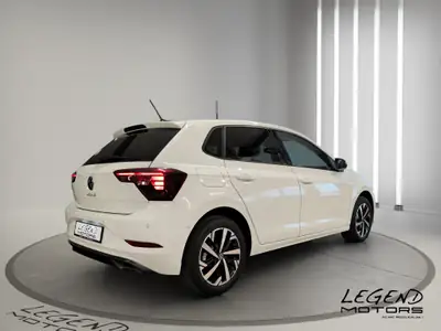 Volkswagen Polo 1.0 TSI Life DSG — interior