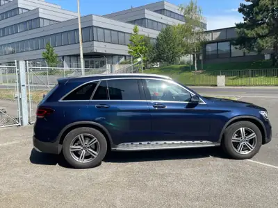 MERCEDES-BENZ GLC 200 4Matic 9G-Tronic — interior
