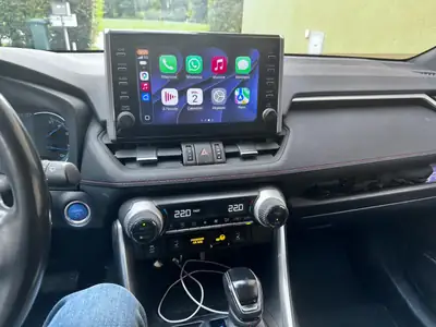 Suzuki Across — interior