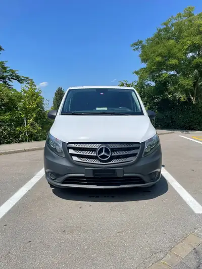 Mercedes-Benz Vito 111 BlueTEC — Utilitaire diesel fiable, 145'000 km, sans sinistre — vista esterna