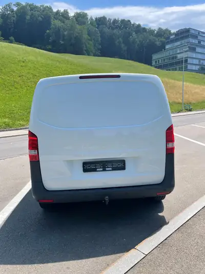 Mercedes-Benz Vito 111 BlueTEC — Utilitaire diesel fiable, 145'000 km, sans sinistre — interni