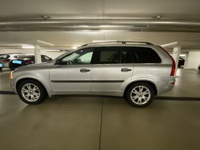 Volvo XC90 Summum — SUV 7 places premium, état impeccable, moteur 210 ch — vue extérieure
