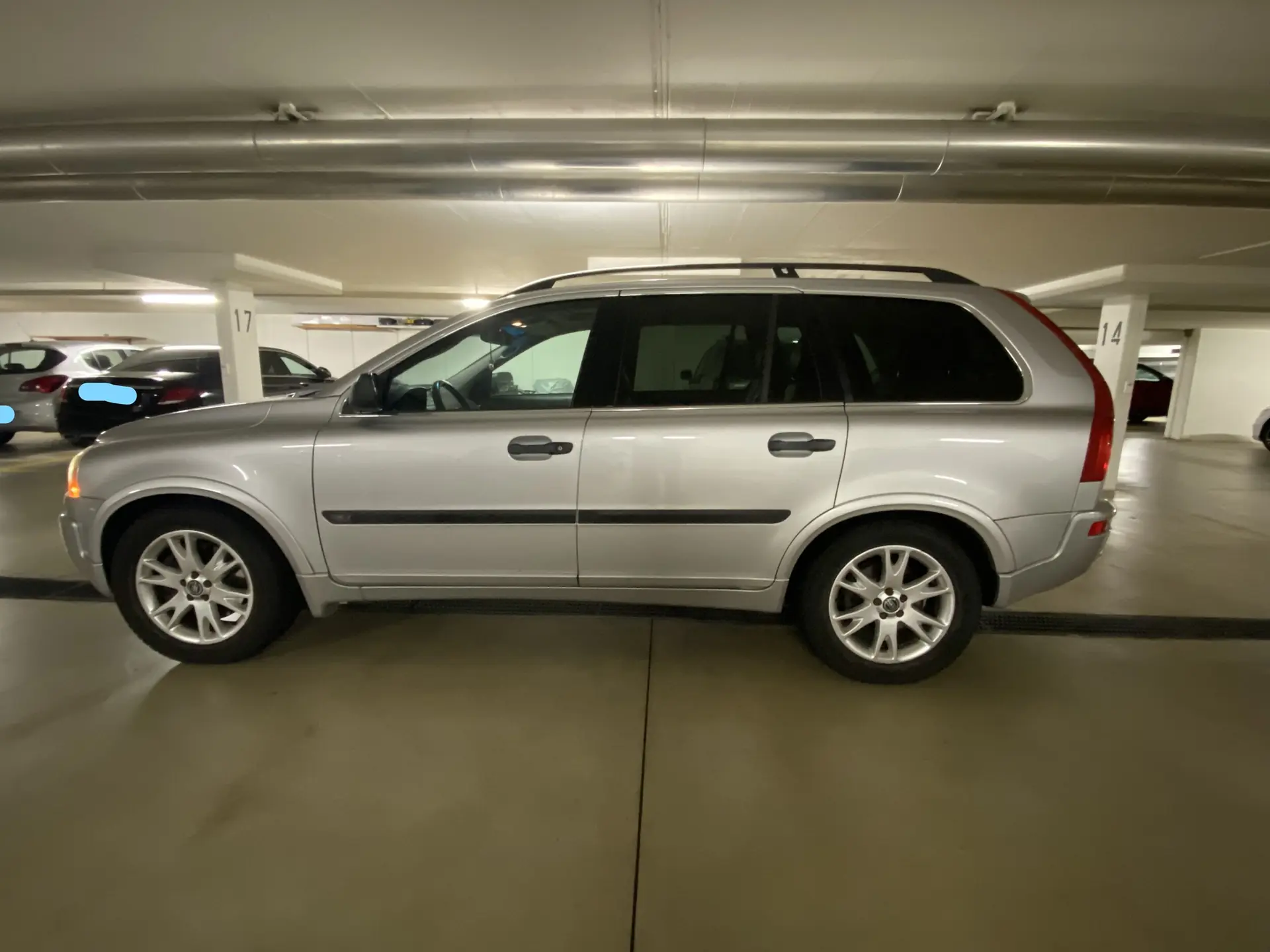 Volvo XC90 Summum — SUV 7 places premium, état impeccable, moteur 210 ch — vue extérieure