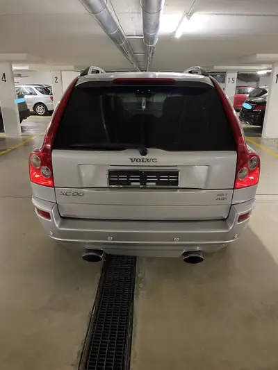Volvo XC90 Summum — SUV 7 places premium, état impeccable, moteur 210 ch — arrière