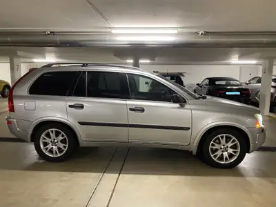 Volvo XC90 Summum — SUV 7 places premium, état impeccable, moteur 210 ch — côté