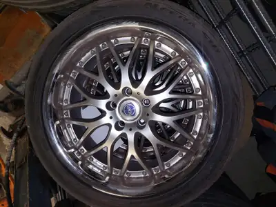 Lancia Thesis 3.0 V6 Emblema — Élégance italienne et motorisation généreuse — vista posteriore