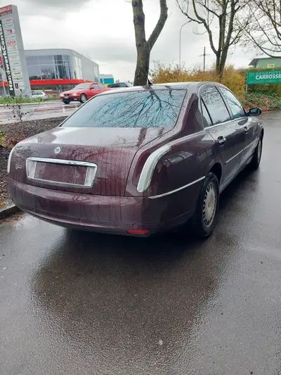Lancia Thesis 3.0 V6 Emblema — Élégance italienne et motorisation généreuse — dettaglio
