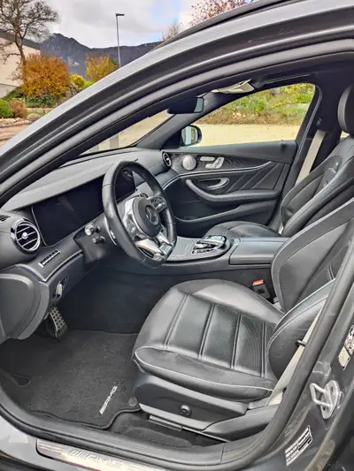 Mercedes-Benz E 63 AMG S 4Matic — Break de prestige 612 ch, entretien à jour — intérieur