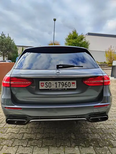 Mercedes-Benz E 63 AMG S 4Matic — Break de prestige 612 ch, entretien à jour — Miniature 7