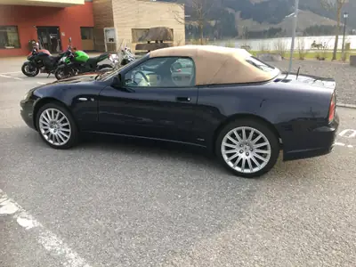 Maserati Spyder GT 2003 — Cabriolet italien légendaire, 390 ch, exemplaire unique en bleu — fianco
