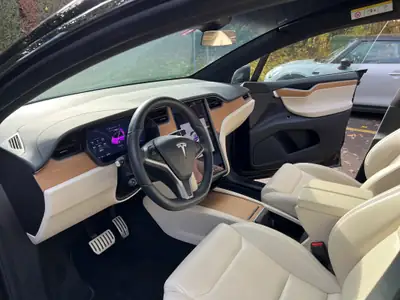 Tesla Model X Performance — SUV électrique 796 ch, seulement 31 500 km — Innenraum