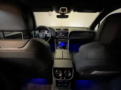 Bentley Bentayga V8 — SUV de luxe britannique, 549 ch et seulement 26 500 km — Armaturenbrett