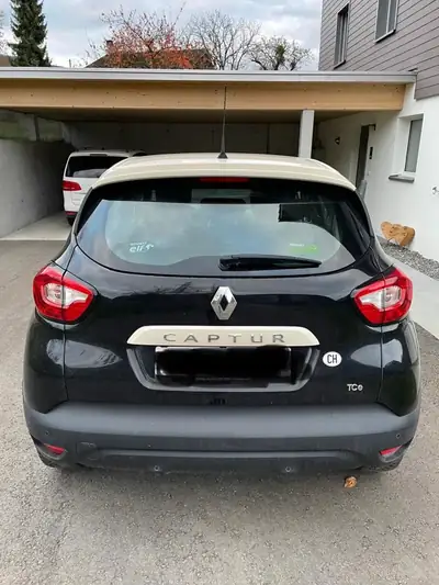 Renault Captur 0.9 TCe 90 ch — SUV compact urbain, sans accident, économe — tableau de bord
