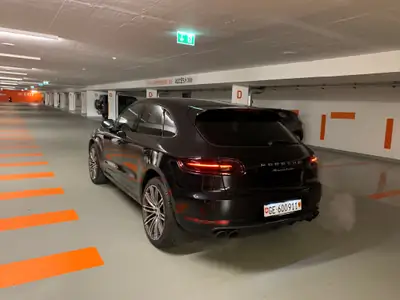 Porsche Macan Turbo PDK — Performance extrême, 86 000 km, sans sinistre — arrière