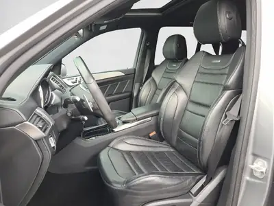 Mercedes-Benz ML 63 AMG 4Matic — 557 ch, entretien récent, état exceptionnel — Heckansicht