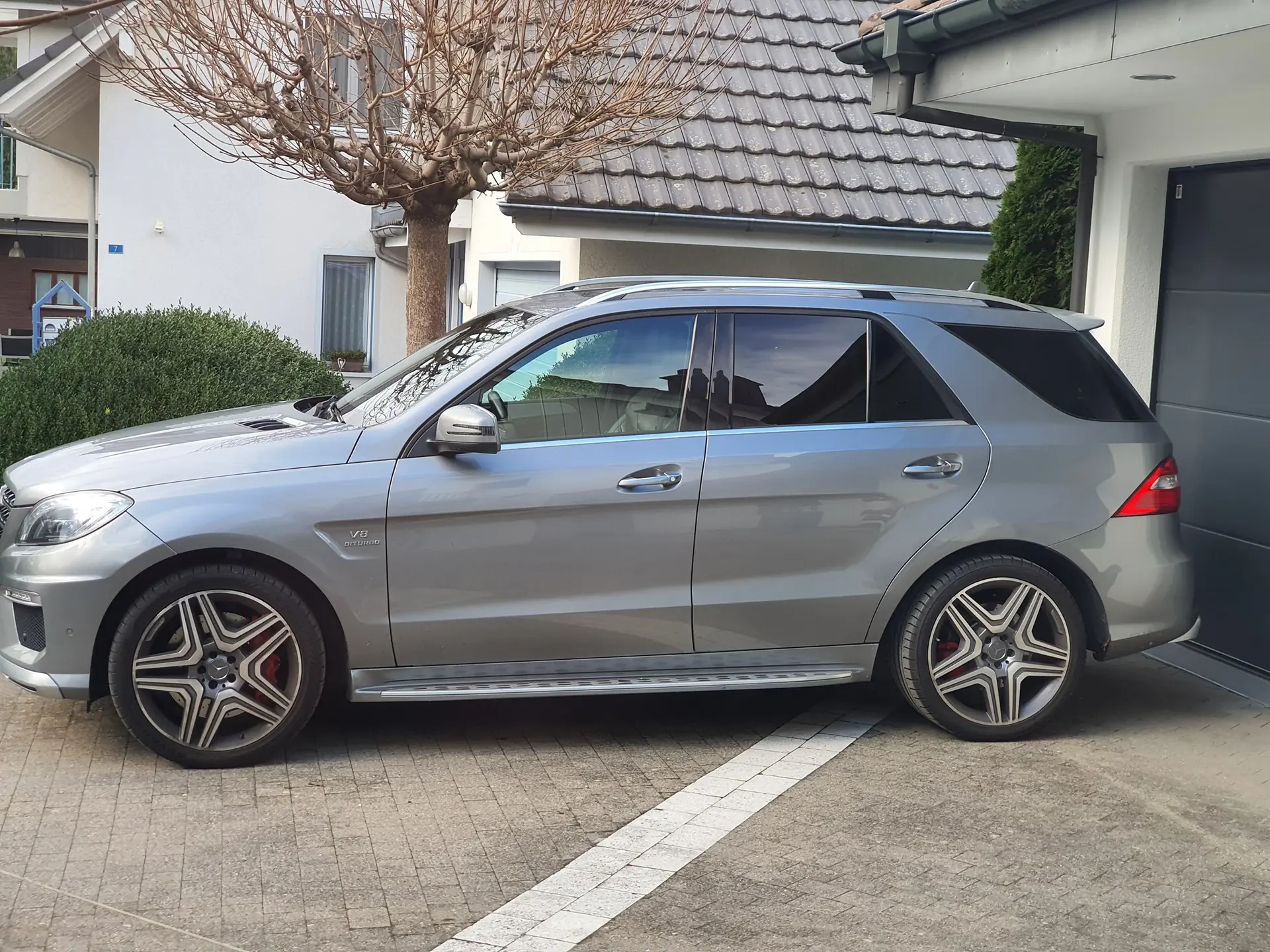 Mercedes-Benz ML 63 AMG 4Matic — 557 ch, entretien récent, état exceptionnel