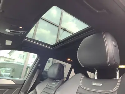 Mercedes-Benz ML 63 AMG 4Matic — 557 ch, entretien récent, état exceptionnel — Detail