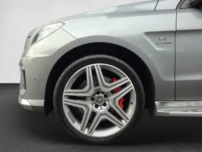 Mercedes-Benz ML 63 AMG 4Matic — 557 ch, entretien récent, état exceptionnel — Innenraum