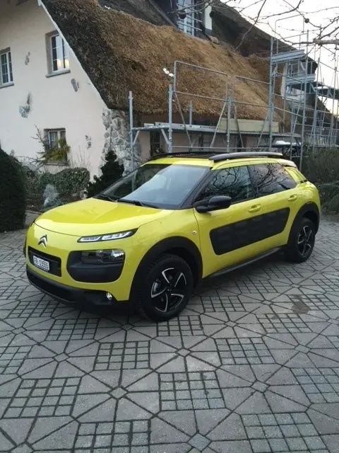 Citroën C4 Cactus 1.6 BlueHDi Shine — SUV urbain économe, 129 000 km — vista esterna