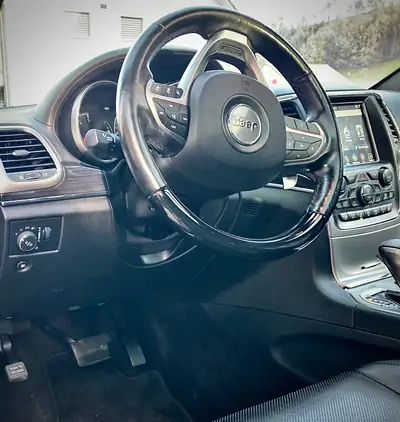 Jeep Grand Cherokee 3.0 CRD Overland — SUV premium diesel 250 ch, 83'000 km — détail