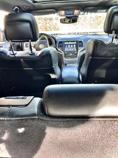 Jeep Grand Cherokee 3.0 CRD Overland — SUV premium diesel 250 ch, 83'000 km — intérieur