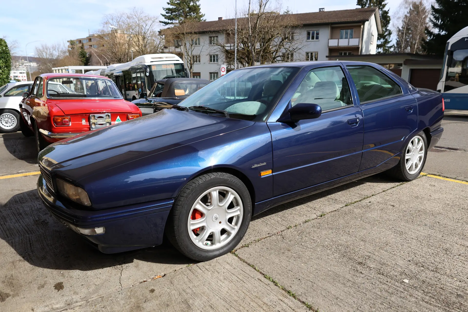 Maserati Quattroporte 3.2 — Berline de prestige 336 ch, histoire et performance — vue extérieure