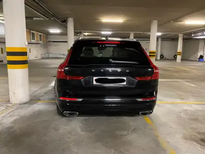 Volvo XC60 T8 eAWD Inscription — SUV hybride rechargeable, entretien Volvo, 68'000 km — dashboard