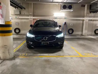 Volvo XC60 T8 eAWD Inscription — SUV hybride rechargeable, entretien Volvo, 68'000 km — detail