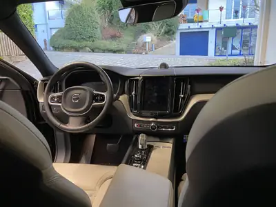 Volvo XC60 T8 eAWD Inscription — SUV hybride rechargeable, entretien Volvo, 68'000 km — Thumbnail 8