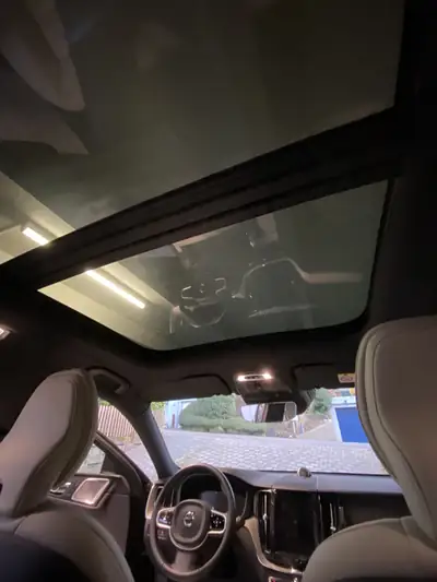 Volvo XC60 T8 eAWD Inscription — SUV hybride rechargeable, entretien Volvo, 68'000 km — Thumbnail 11