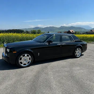 Rolls-Royce Phantom 6.7 V12 — Chef-d'œuvre britannique, 43'234 km seulement — vue extérieure