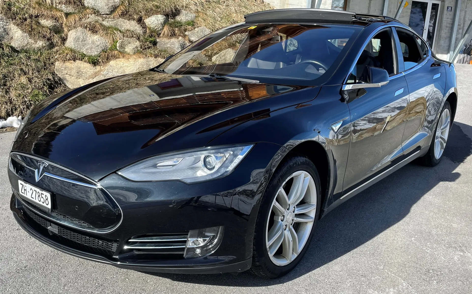 Tesla Model S 90D — Berline électrique haute performance, Autopilot et Supercharge gratuit — Außenansicht