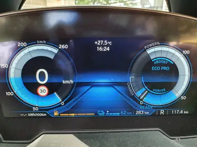 BMW i8 Roadster — Hybride rechargeable sportif, 10'200 km, design futuriste — Miniature 12