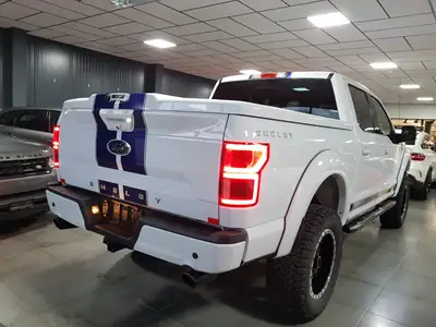 Ford F-150 Shelby 2019 — Monstre américain 760 ch, kilométrage exemplaire — Miniatur 7