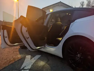 Tesla Model 3 Long Range Dual Motor AWD — Berline électrique haute performance, 250'000 km — interni