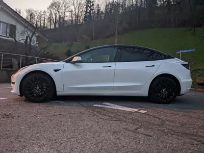 Tesla Model 3 Long Range Dual Motor AWD — Berline électrique haute performance, 250'000 km — Miniatura 7