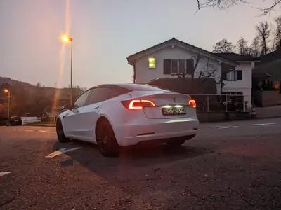 Tesla Model 3 Long Range Dual Motor AWD — Berline électrique haute performance, 250'000 km — Miniatura 9