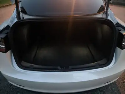 Tesla Model 3 Long Range Dual Motor AWD — Berline électrique haute performance, 250'000 km — Miniatura 12
