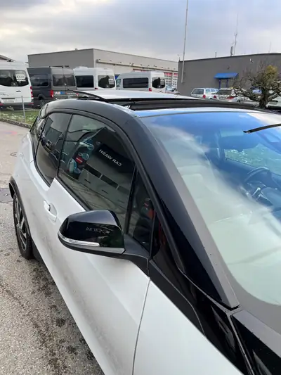 BMW i3s 120Ah — Citadine électrique performante, 31 900 km seulement — Seitenansicht